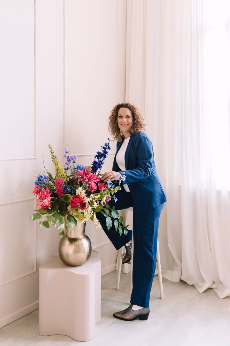 Santine van Leeuwen, oprichter van Silk Flower Store.